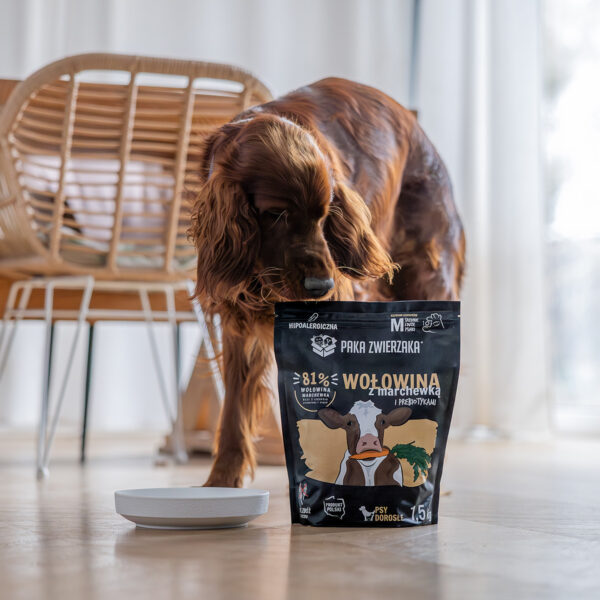 Karma sucha dla psa PAKA ZWIERZAKA wołowina z marchewką M 3 kg